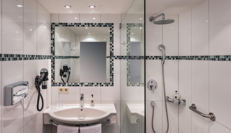 Bathroom 3, Boutique Wellnesshotel Landmann, Lörrach