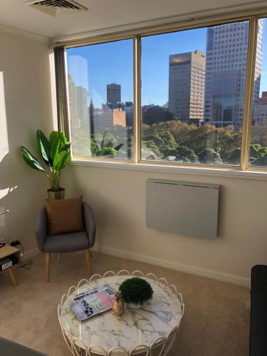 Central Station - 1 bedroom apt with city view, Sydney