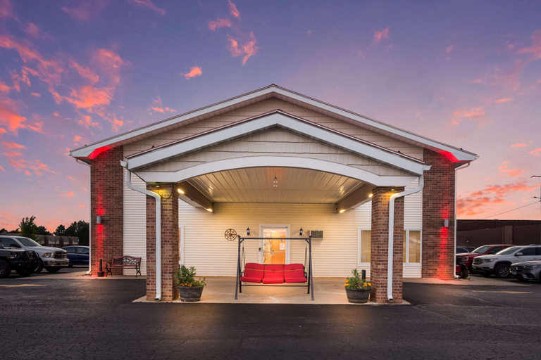 Exterior & Views 2, Econo Lodge Inn & Suites Escanaba North, Delta
