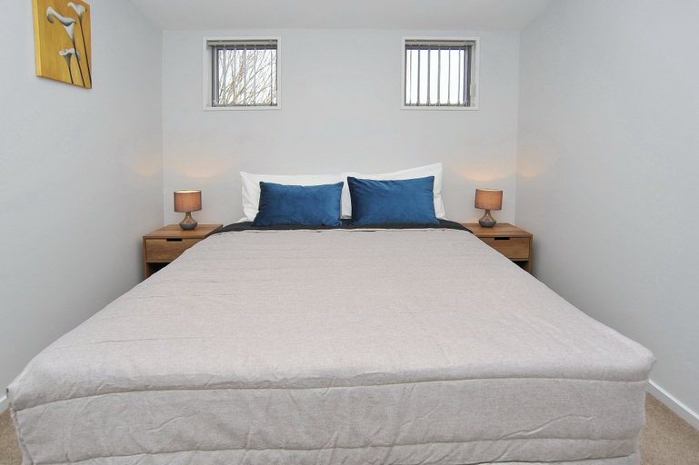 Bedroom 4, Regents Villa A, Christchurch