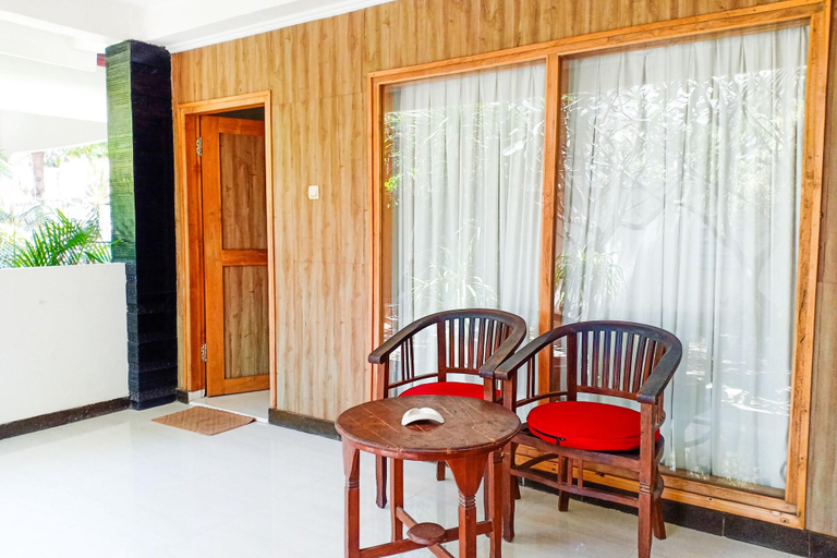 Public Area 2, OYO 1544 Ozzy Cottage & Bungalow, Lombok