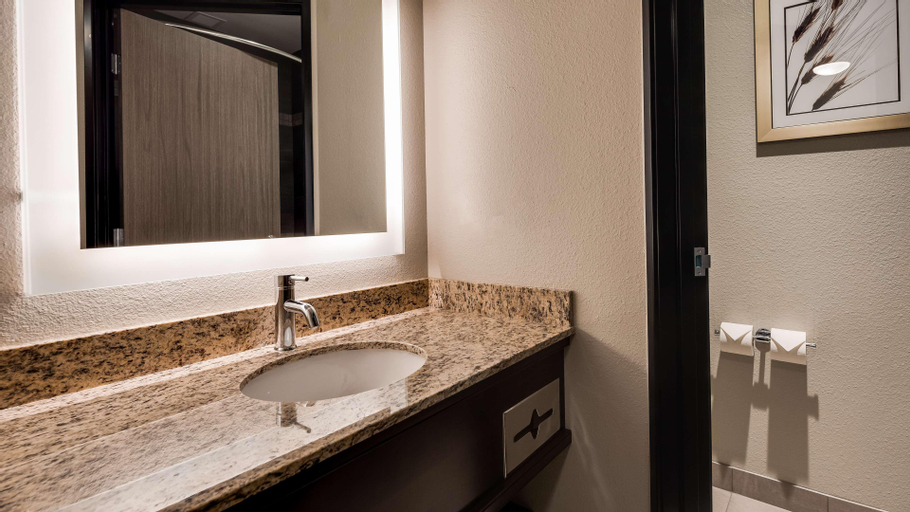 Bathroom 19