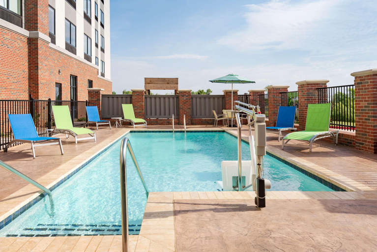 Sport & Beauty, Hampton Inn & Suites Norman Conference Center Area, Cleveland