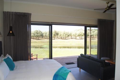 Manzanillo Grove Villa, Greater Geelong - Pt B