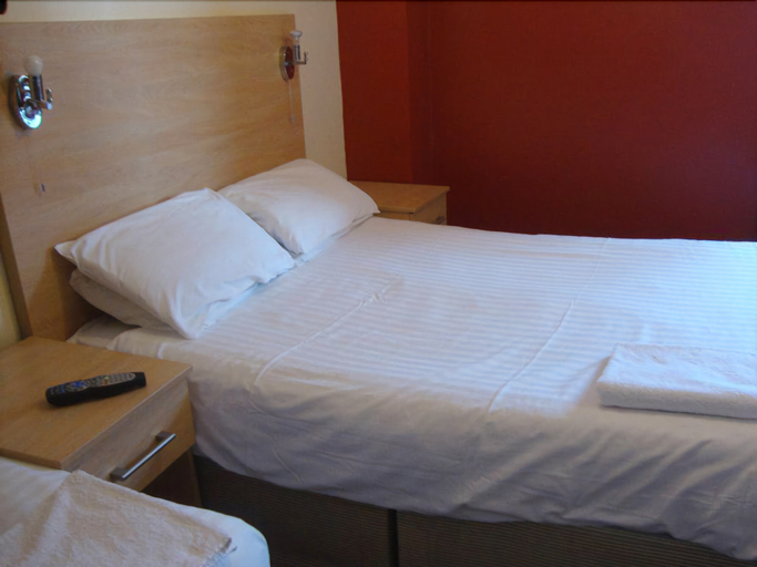 Bedroom 3, City Inn Express Hotel, London