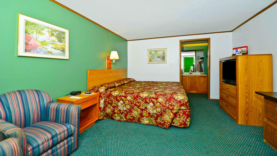 Bedroom 4, M Star Hotel Covington, Alleghany
