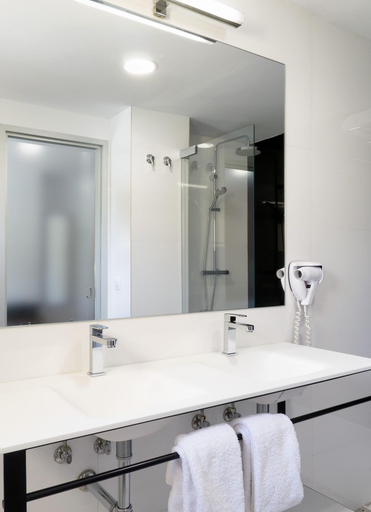 Bathroom 5, AATU, Girona