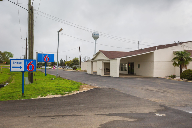 Motel 6 Madisonville, TX, Madison