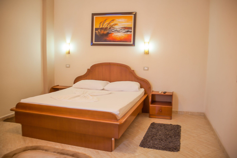 Bedroom 4, Hotel Bahamas, Sarandës