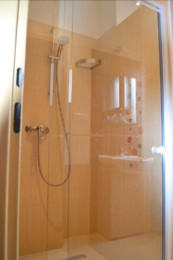 Bathroom 4, Hotel Alfa, Trutnov