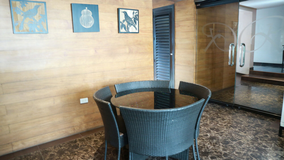 Rosvenil Hotel, Tacloban City