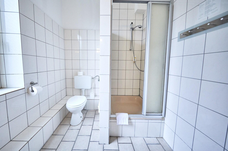 Bathroom 4, Alt Deutz , Köln