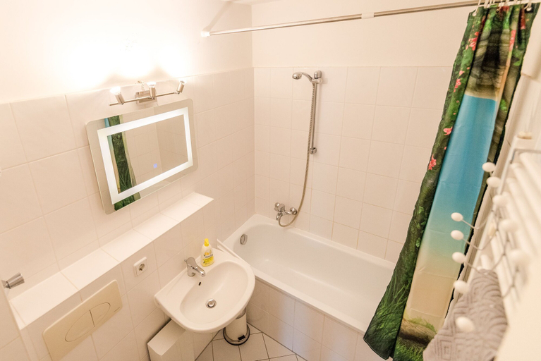 Bathroom 3, Downtown Apartments, Düsseldorf