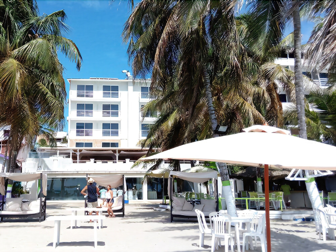 Yaque Beach Hotel, Díaz