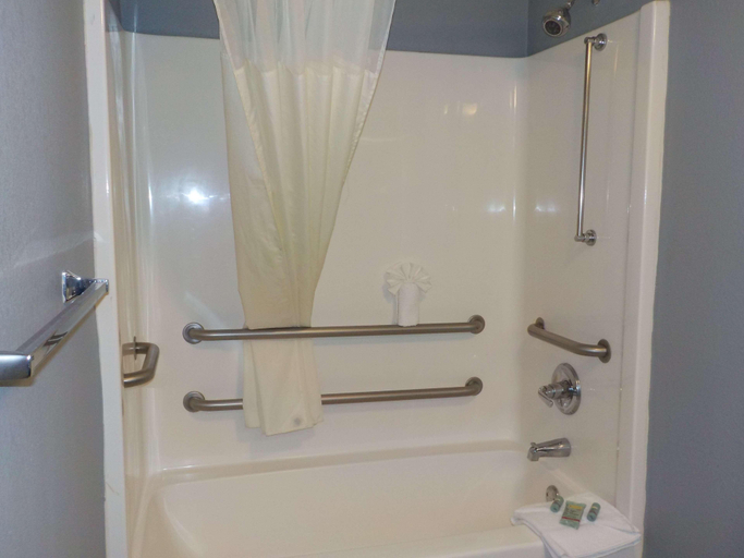 Bathroom 4, Augusta, Richmond