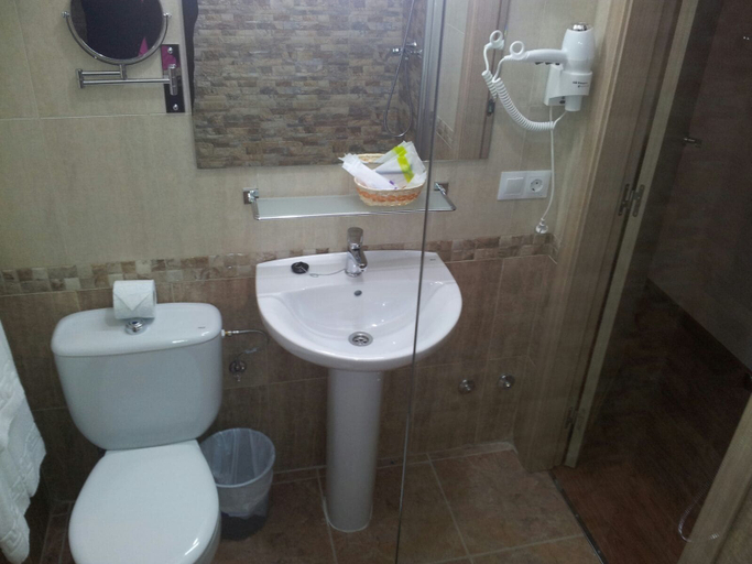 Bathroom 5, Hostal Ciudad de Lepe, Huelva
