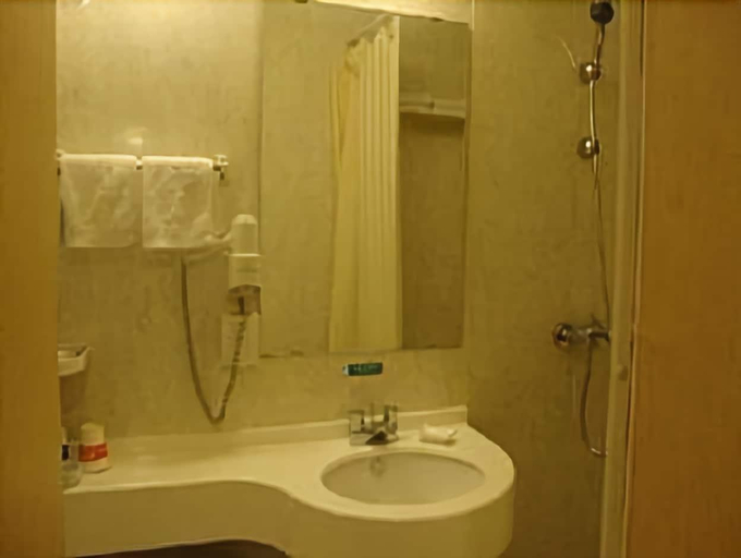 Bathroom 5, Jinjiang Inn Beijing South Station, Beijing