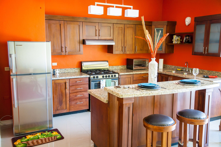 Skyview Manor Guest Apartments,