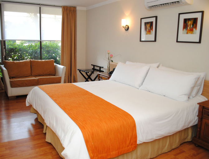 Hotel y Centro de Eventos Manquehue Las Condes, Cordillera