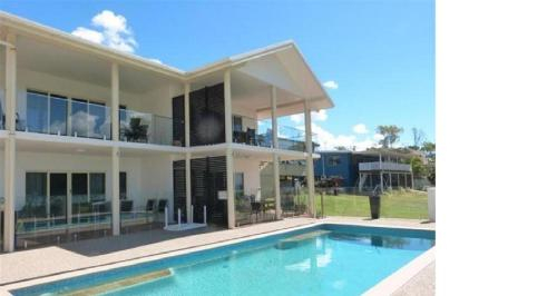 La Riviera, Cardwell