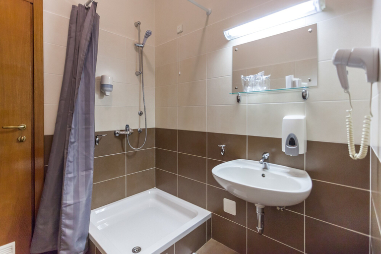 Bathroom 5, Hotel Pakrac, Pakrac