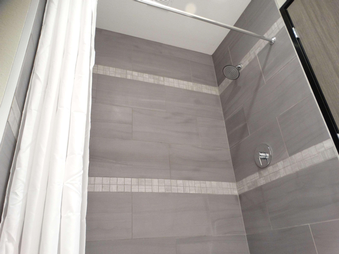 Bathroom 51