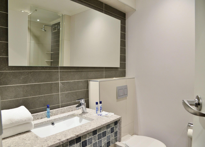 Bathroom, Town Lodge Menlo Park, Pretoria, City of Tshwane