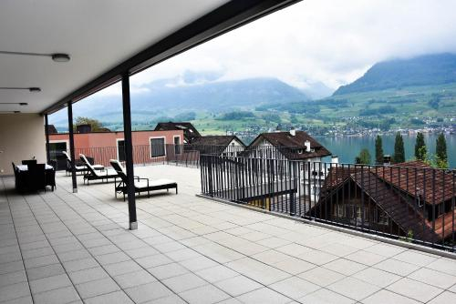 Villa with great lake and mountain view, Obwalden
