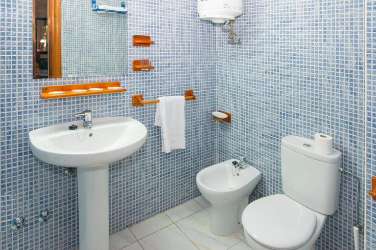 Bathroom 4, Atlantico Centro, Santa Cruz de Tenerife