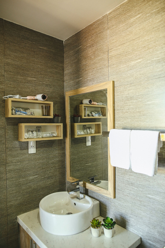 Bathroom, Red Hotel Da Nang, Da Nang