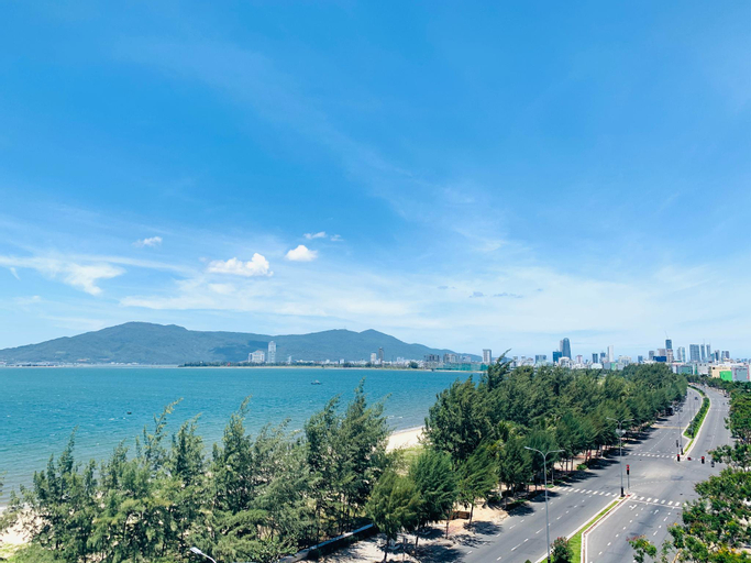 Whale Hotel, Thanh Khê