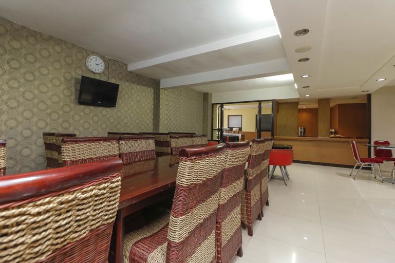 RedDoorz Plus @ Grand Populer Hotel, Makassar