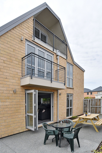 Exterior & Views 2, Regents Villa A, Christchurch