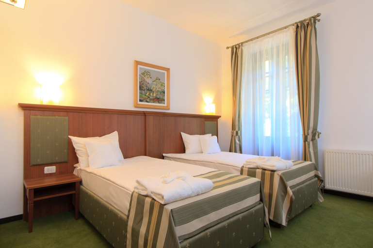 Hotel Palace, Prajila