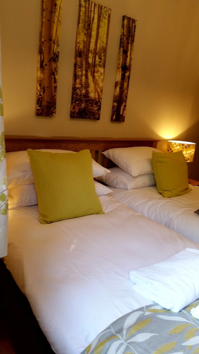 Bedroom 3, Tor Farm Lodge, Somerset