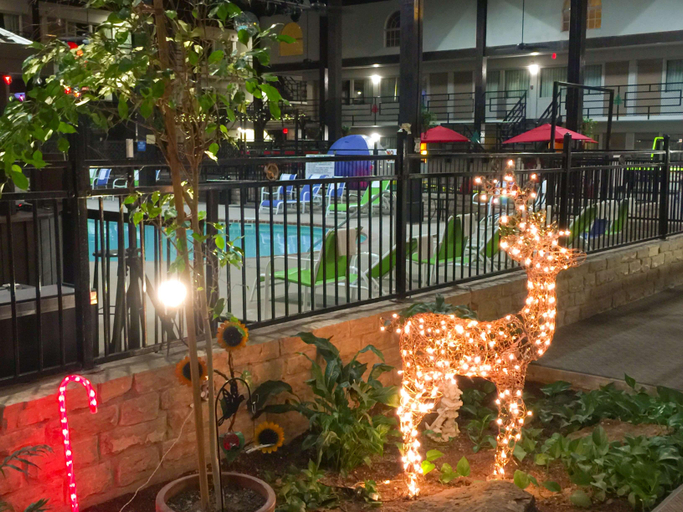 Public Area 2, Pearl on the Concho, Tom Green