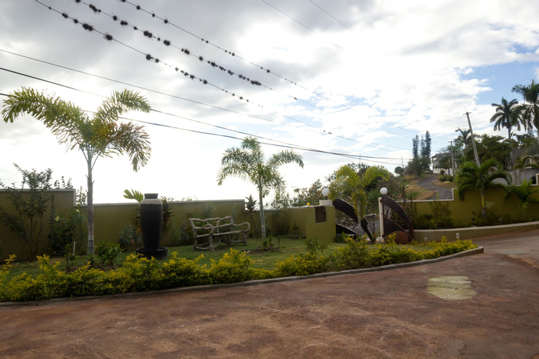 Skyview Manor Guest Apartments,