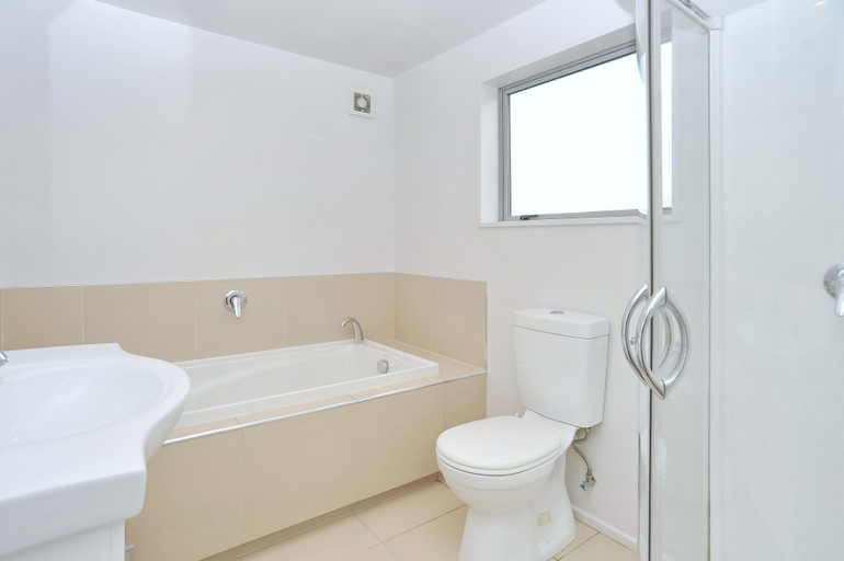 Bathroom 5, Regents Villa A, Christchurch