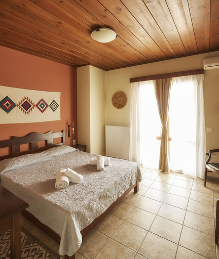 Bedroom 3, Earino, Crete