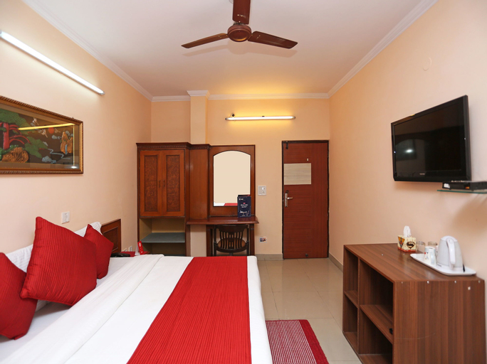 OYO 9301 Hotel RedBury, Ghaziabad