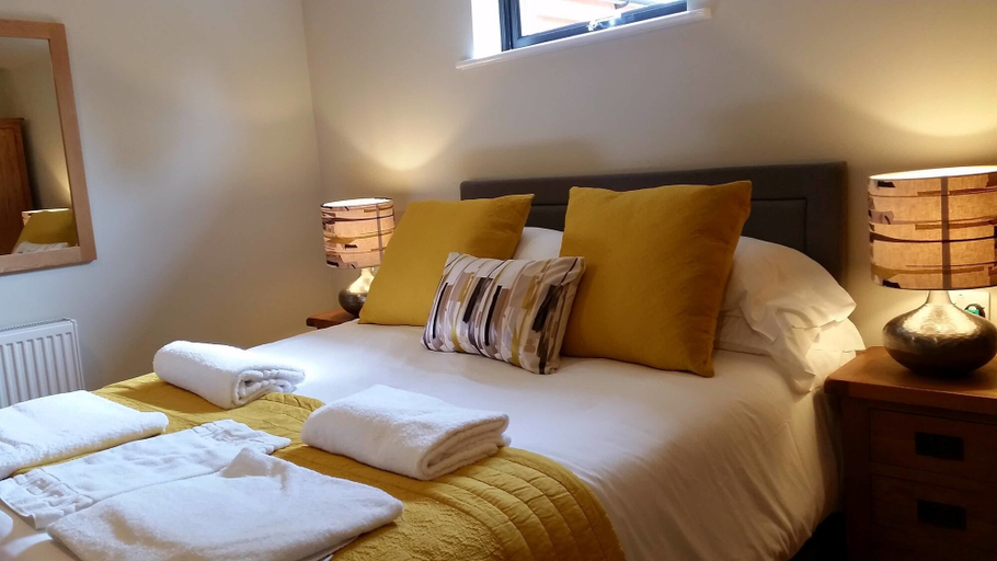 Bedroom 3, Tor Farm Lodge, Somerset