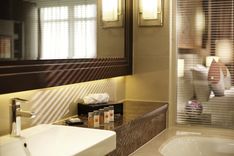 Bathroom 5, Crowne Plaza Zhangjiajie Wulingyuan, an IHG Hotel, Zhangjiajie