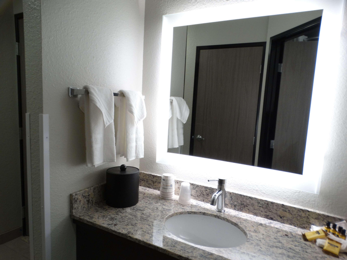Bathroom 30