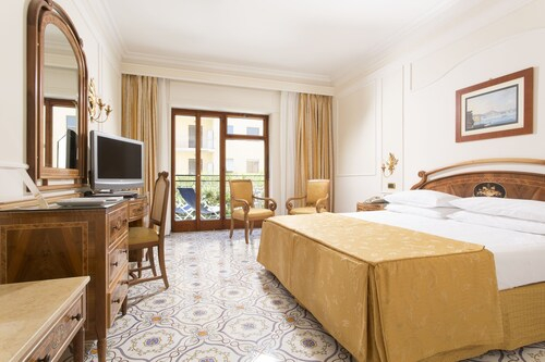 Grand Hotel De La Ville, Napoli