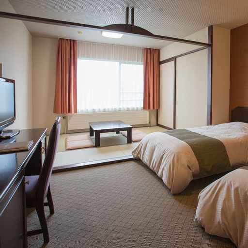 Sky Park Hotel, Chino