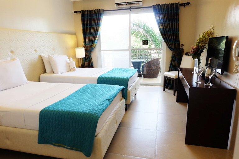 CML Beach Resort & Water Park, Lemery