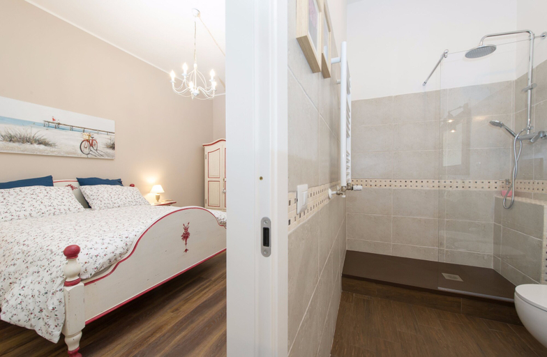 Bathroom 5, Magnolia St.Peter's Suites, Rome