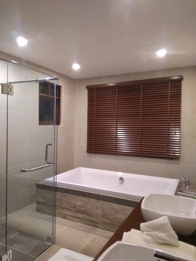 Bathroom 3, Galu Tulivu, Msambweni