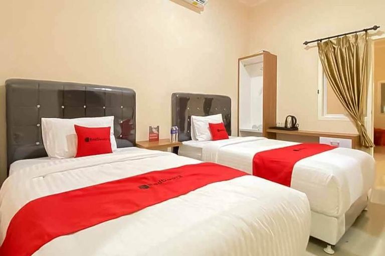 RedDoorz Plus @ Jalan P. Emir Moh Noer Lampung, Bandar Lampung