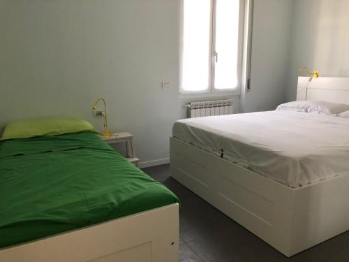 Bedroom 4, "Ponte Annibale" a 3 minuti dal mare - LIGURIA HOLIDAYS, Genova